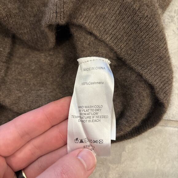 Quince 100% Mogolian Cashmere Sweater Shirt Womens Tag S Fits XS Pullover Knit - Picture 7 of 8